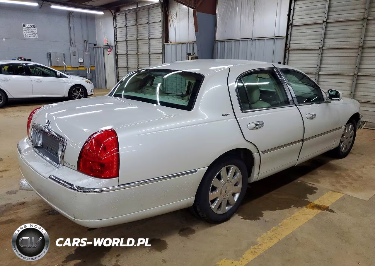 2007 Lincoln Town Car Designer VIN:1LNHM83V67Y625491 - 3
