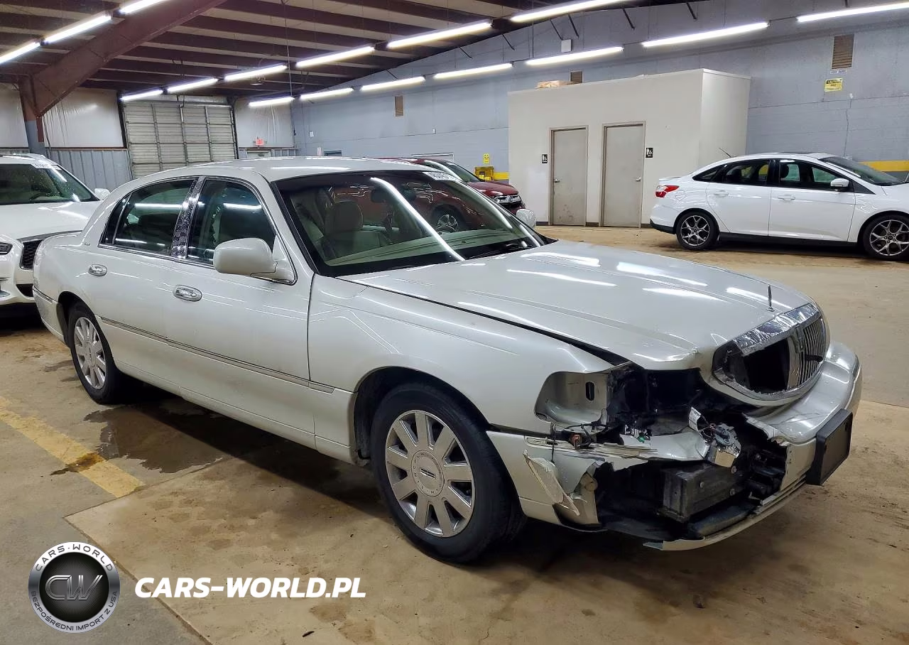 2007 Lincoln Town Car Designer VIN:1LNHM83V67Y625491 - 4