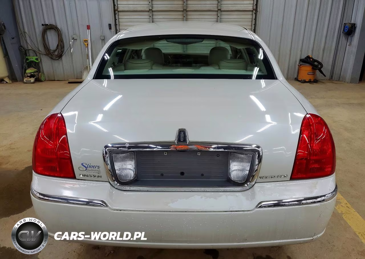 2007 Lincoln Town Car Designer VIN:1LNHM83V67Y625491 - 6