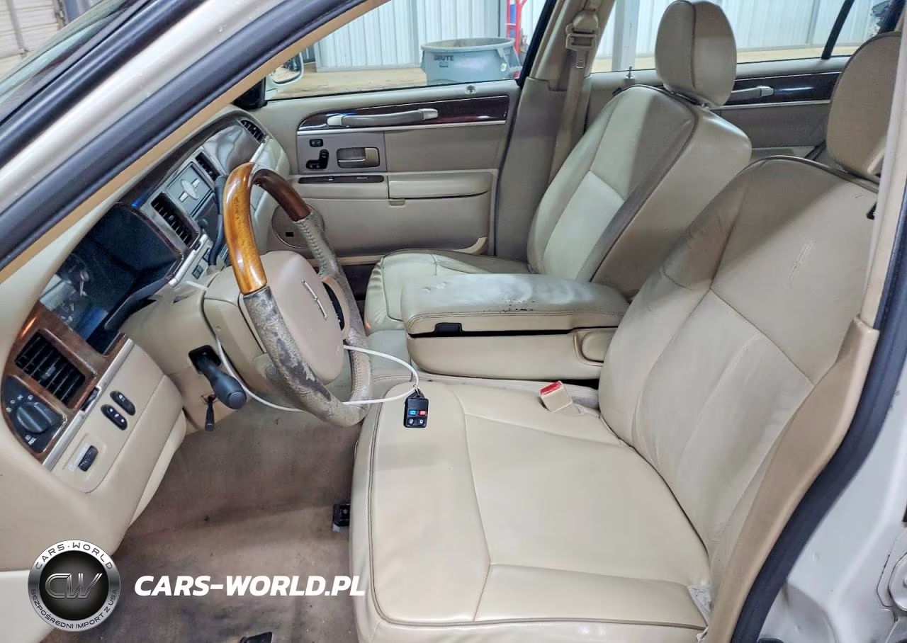 2007 Lincoln Town Car Designer VIN:1LNHM83V67Y625491 - 7