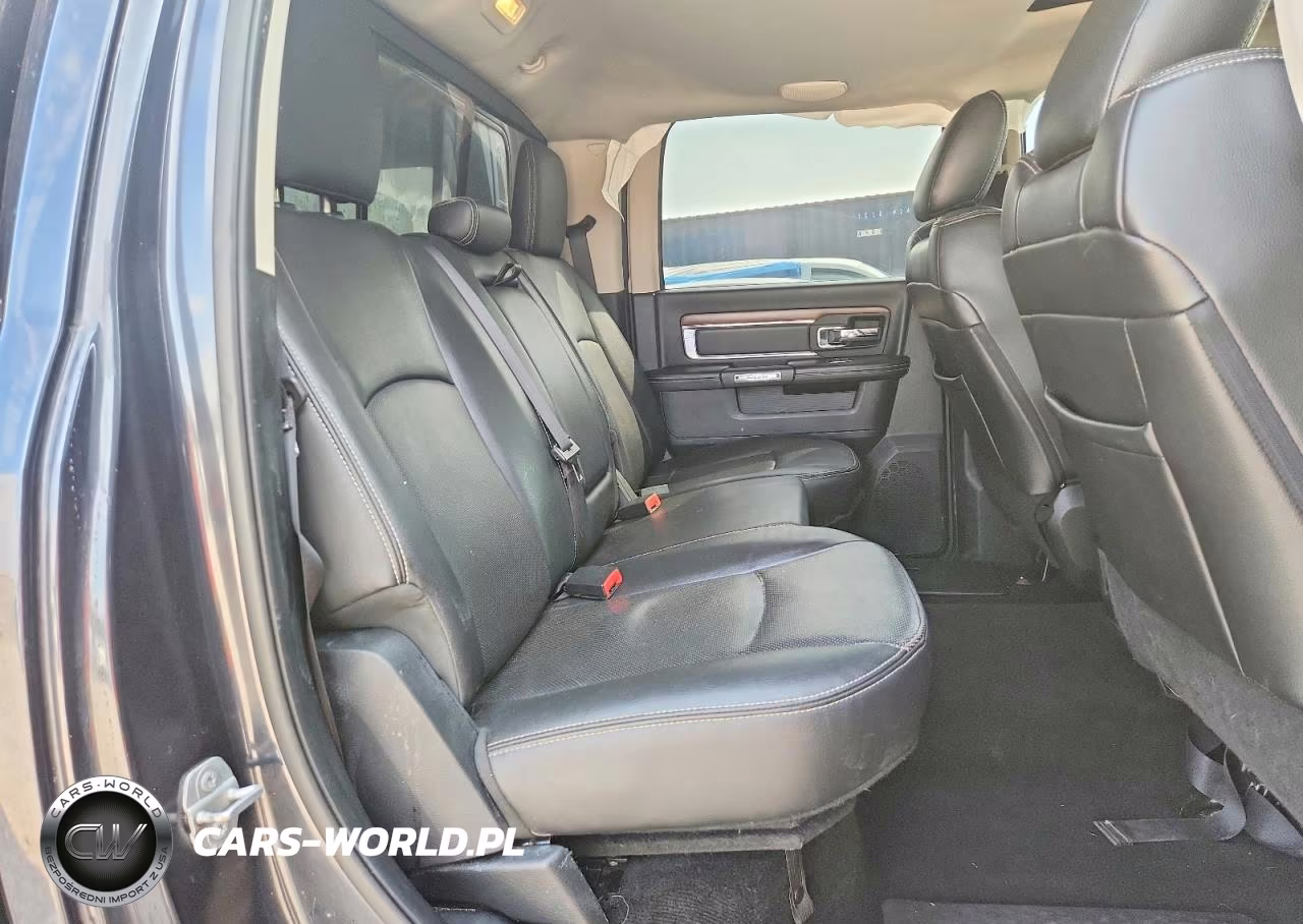 2015 Ram 1500 Laramie VIN:1C6RR7VM7FS733586 - 10