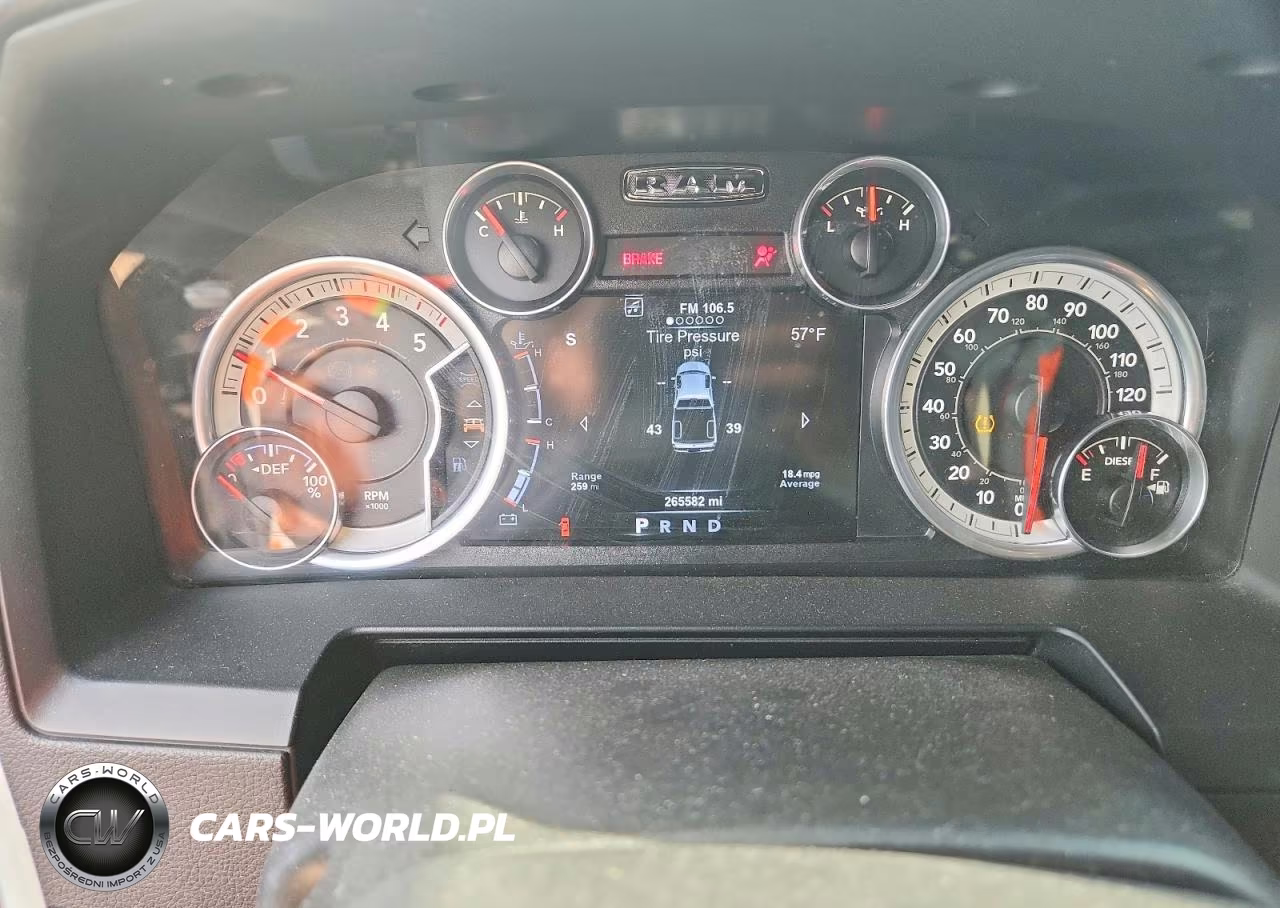 2015 Ram 1500 Laramie VIN:1C6RR7VM7FS733586 - 9