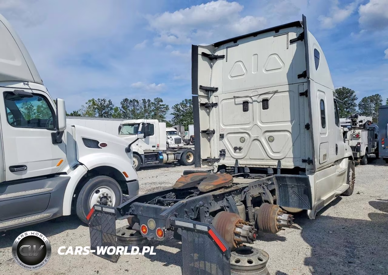 2017 Freightliner Cascadia 125 Semi Truck VIN:3AKGGLDR0HSHY8552 - 4