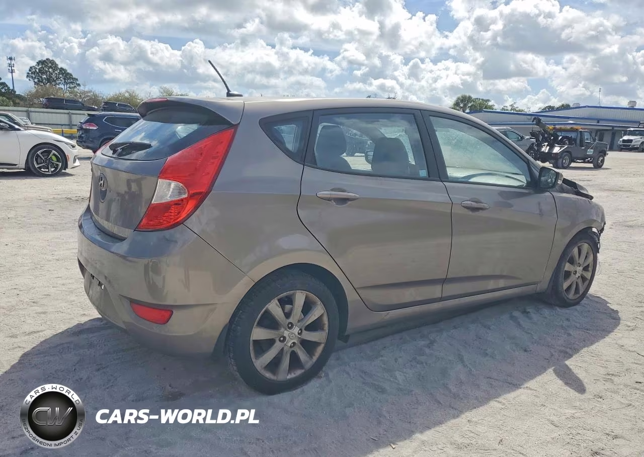 2014 Hyundai Accent Se VIN:KMHCU5AE2EU162149 - 3