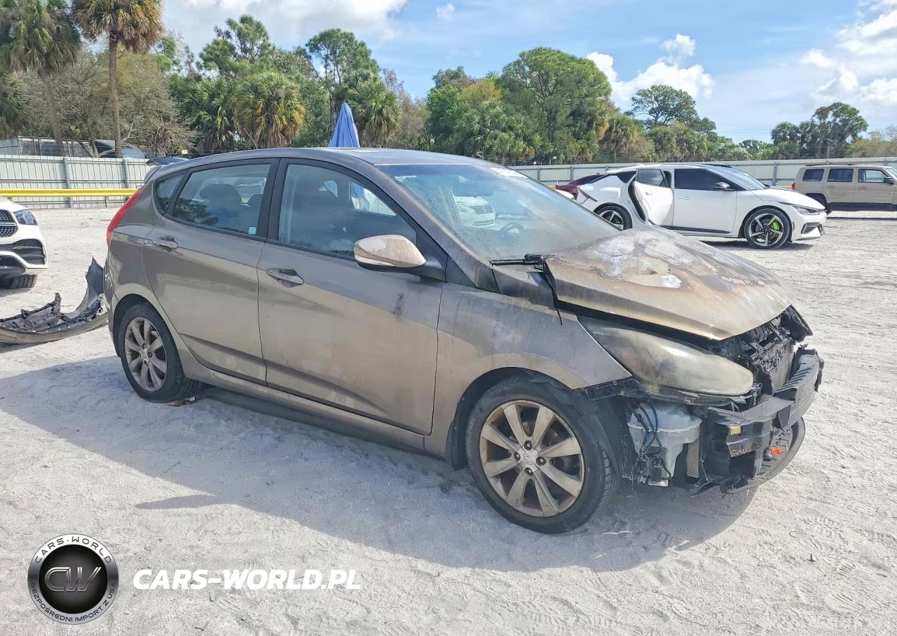 2014 Hyundai Accent Se VIN:KMHCU5AE2EU162149 - 4