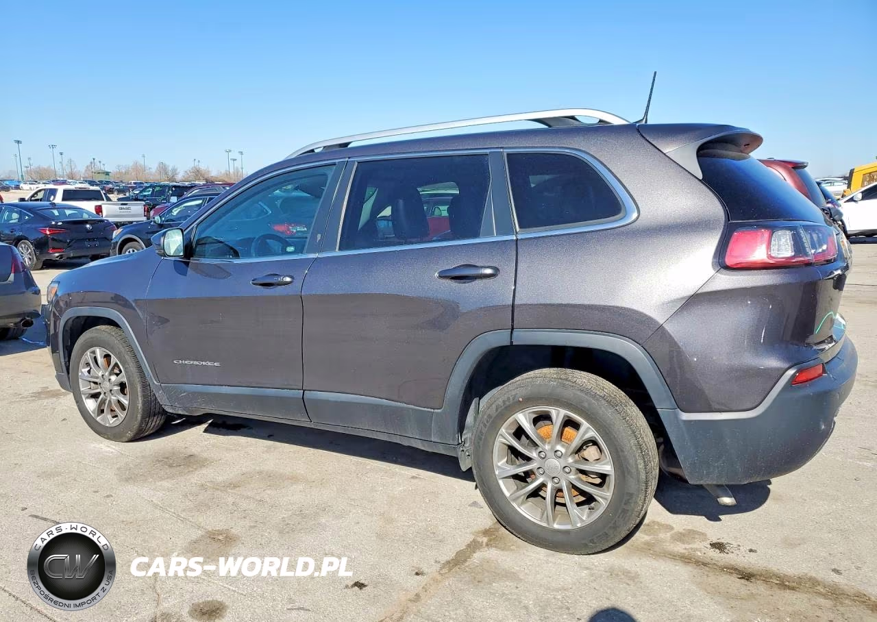 2019 Jeep Cherokee Latitude Plus VIN:1C4PJLLB9KD419924 - 2
