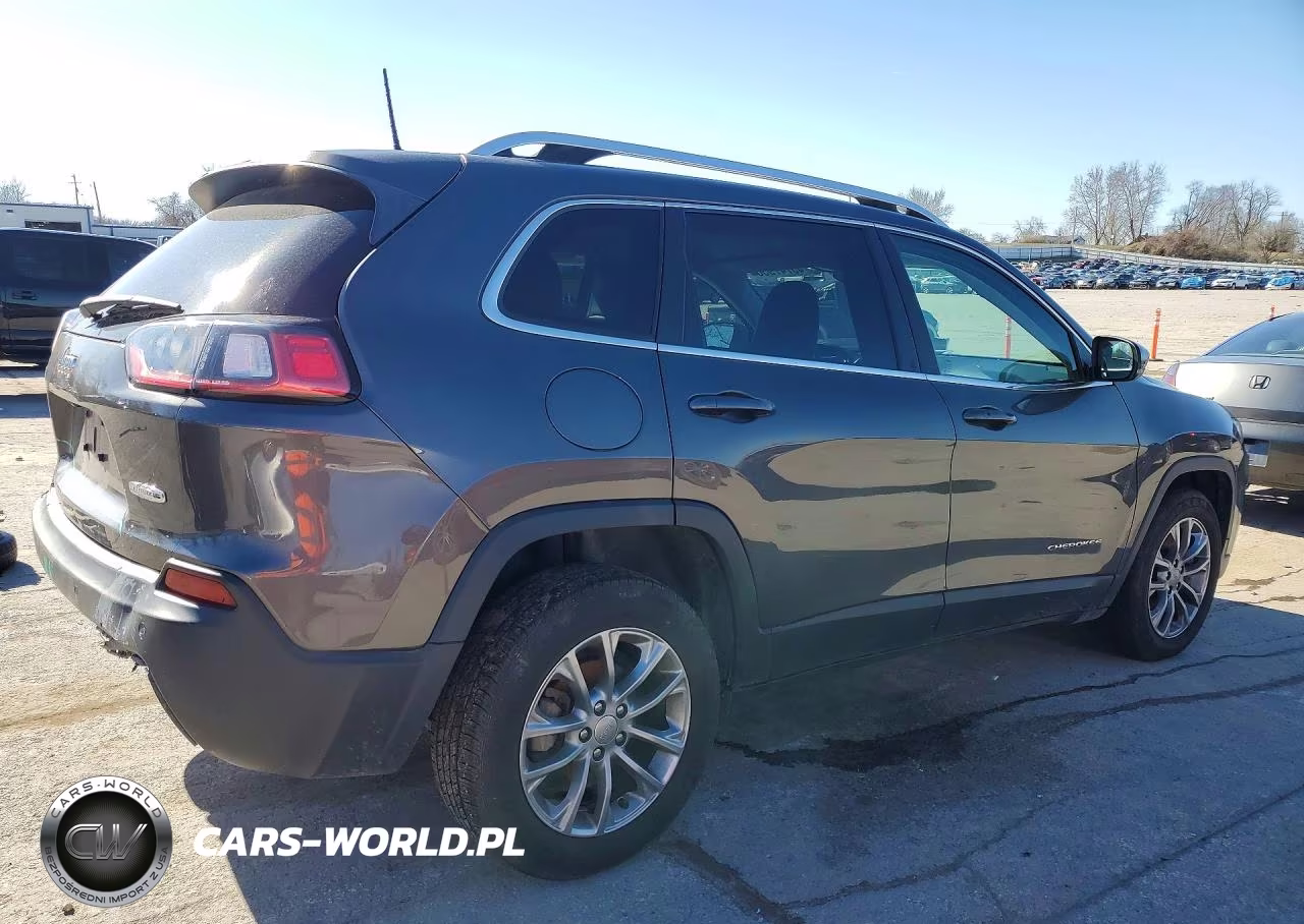 2019 Jeep Cherokee Latitude Plus VIN:1C4PJLLB9KD419924 - 3