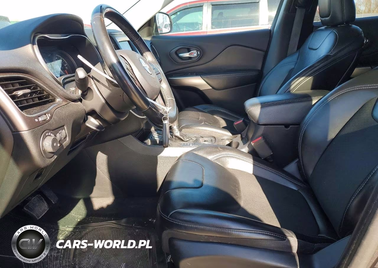 2019 Jeep Cherokee Latitude Plus VIN:1C4PJLLB9KD419924 - 7