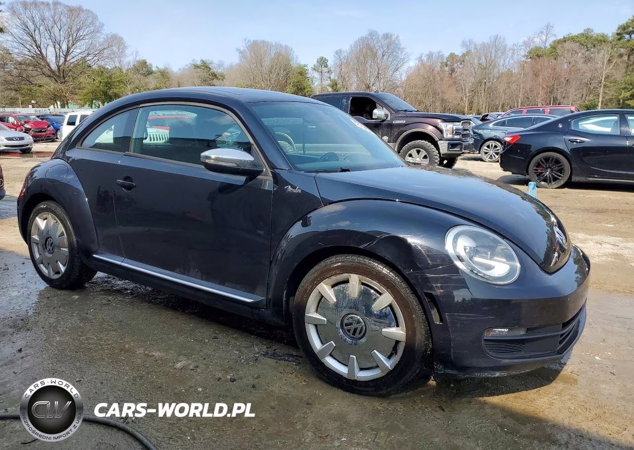 2013 Volkswagen Beetle VIN:3VWJP7AT2DM671638 - 4