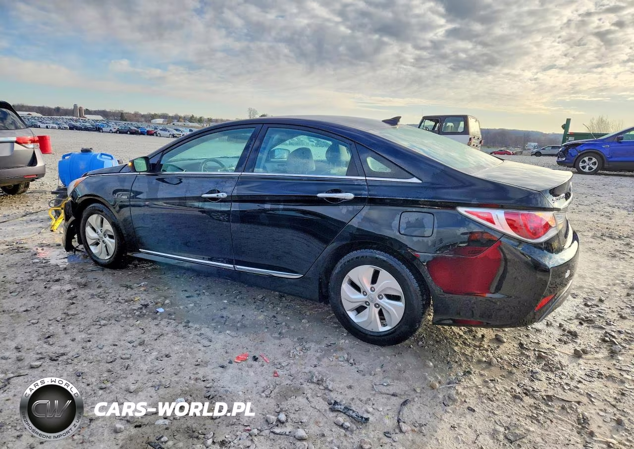 2013 Hyundai Sonata Hybrid Base VIN:KMHEC4A45DA070370 - 2