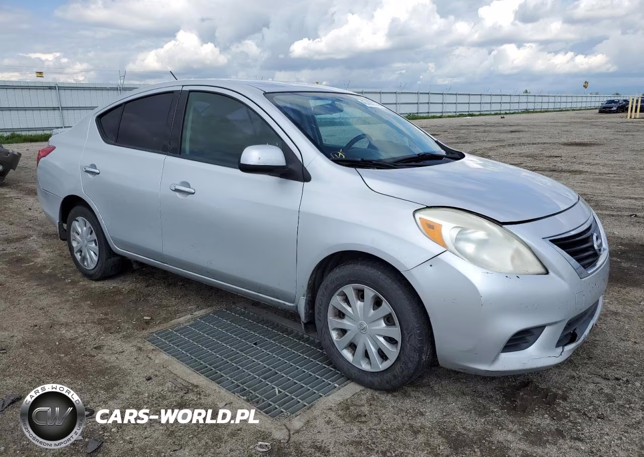 2014 Nissan Versa S VIN:3N1CN7AP7EL852779 - 4
