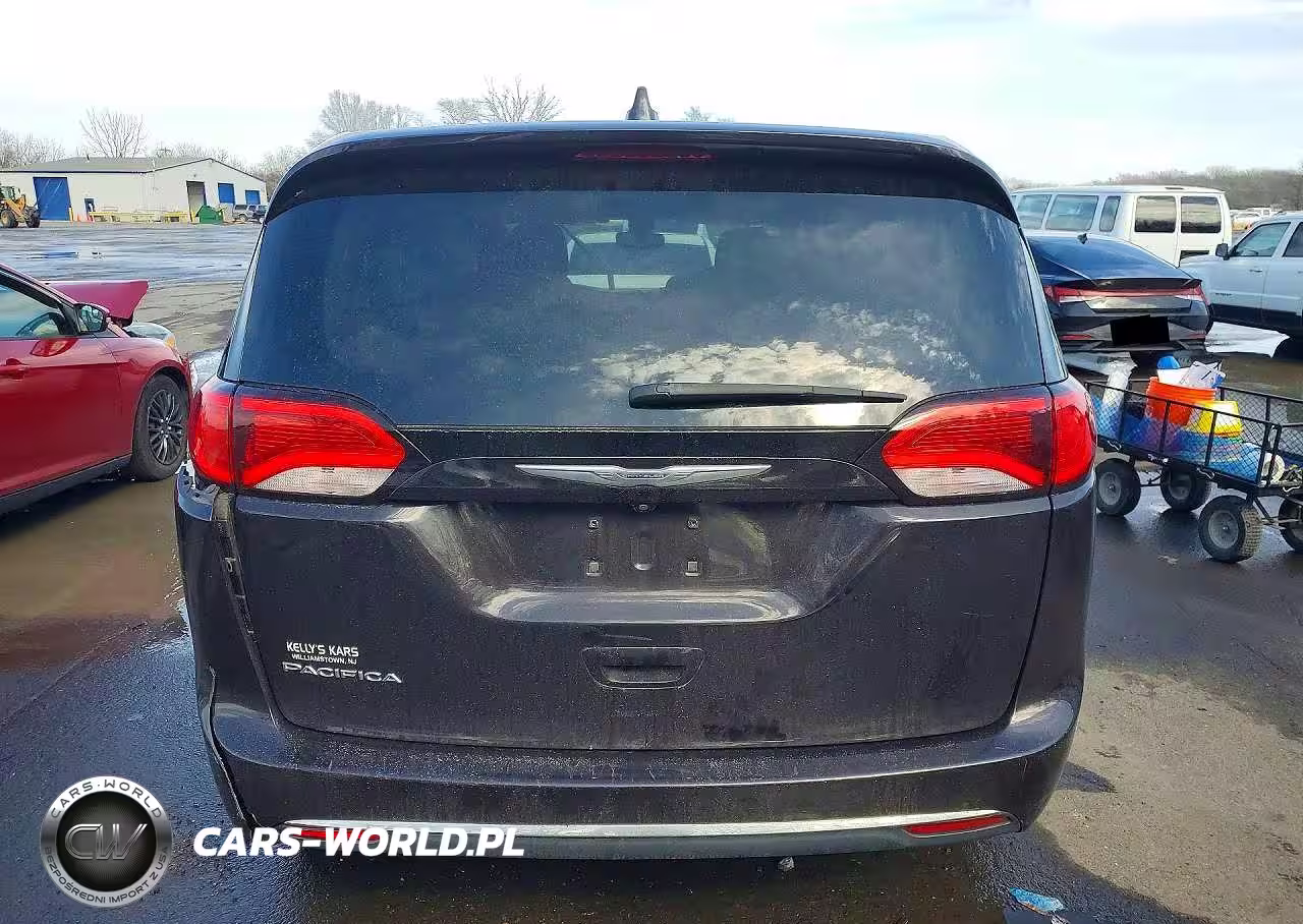 2017 Chrysler Pacifica Touring L VIN:2C4RC1BG9HR788471 - 6