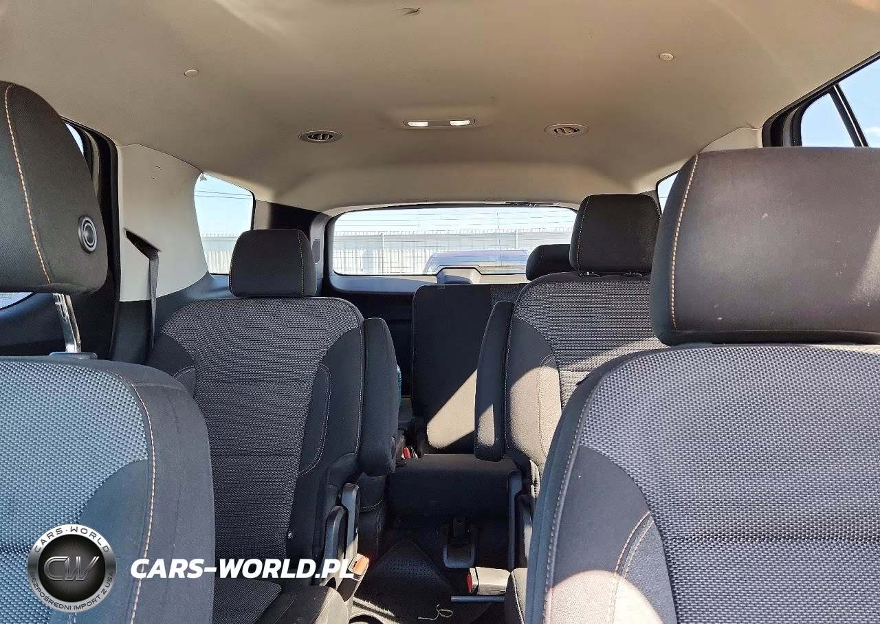 2019 Chev Traverse VIN:1GNEVGKW7KJ264144 - 10