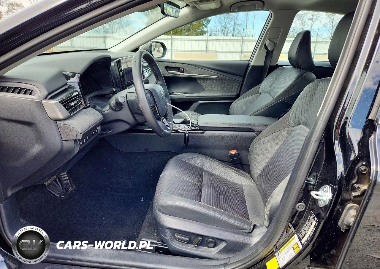 2025 Toyota Camry Xle VIN:4T1DAACK0SU557872 - 7