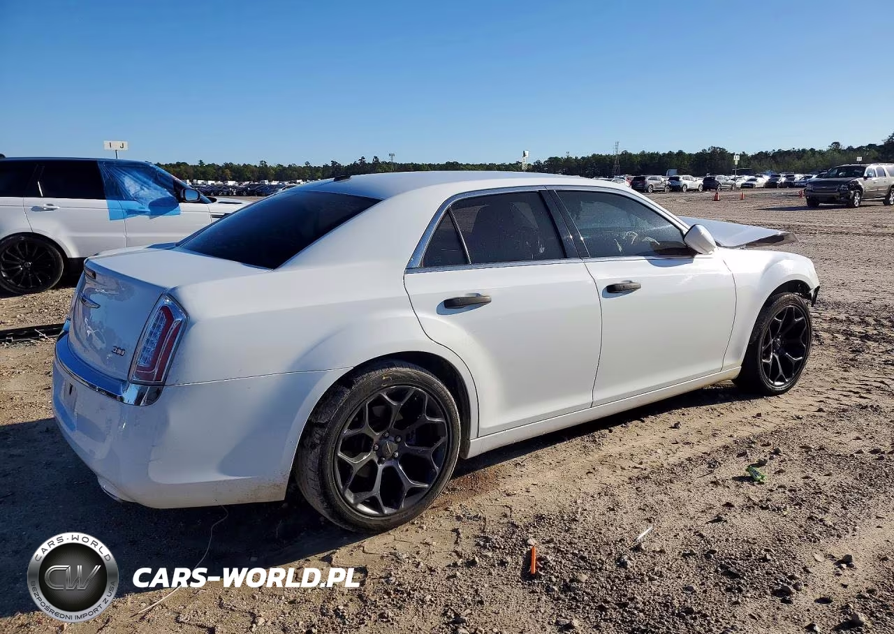 2013 Chrysler 300 VIN:2C3CCAAG9DH589447 - 3