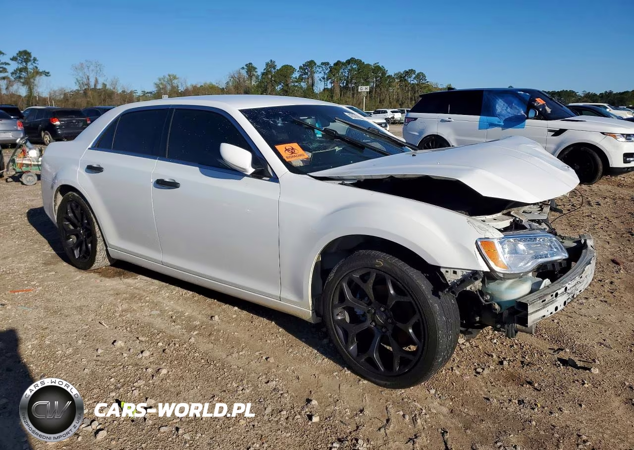 2013 Chrysler 300 VIN:2C3CCAAG9DH589447 - 4