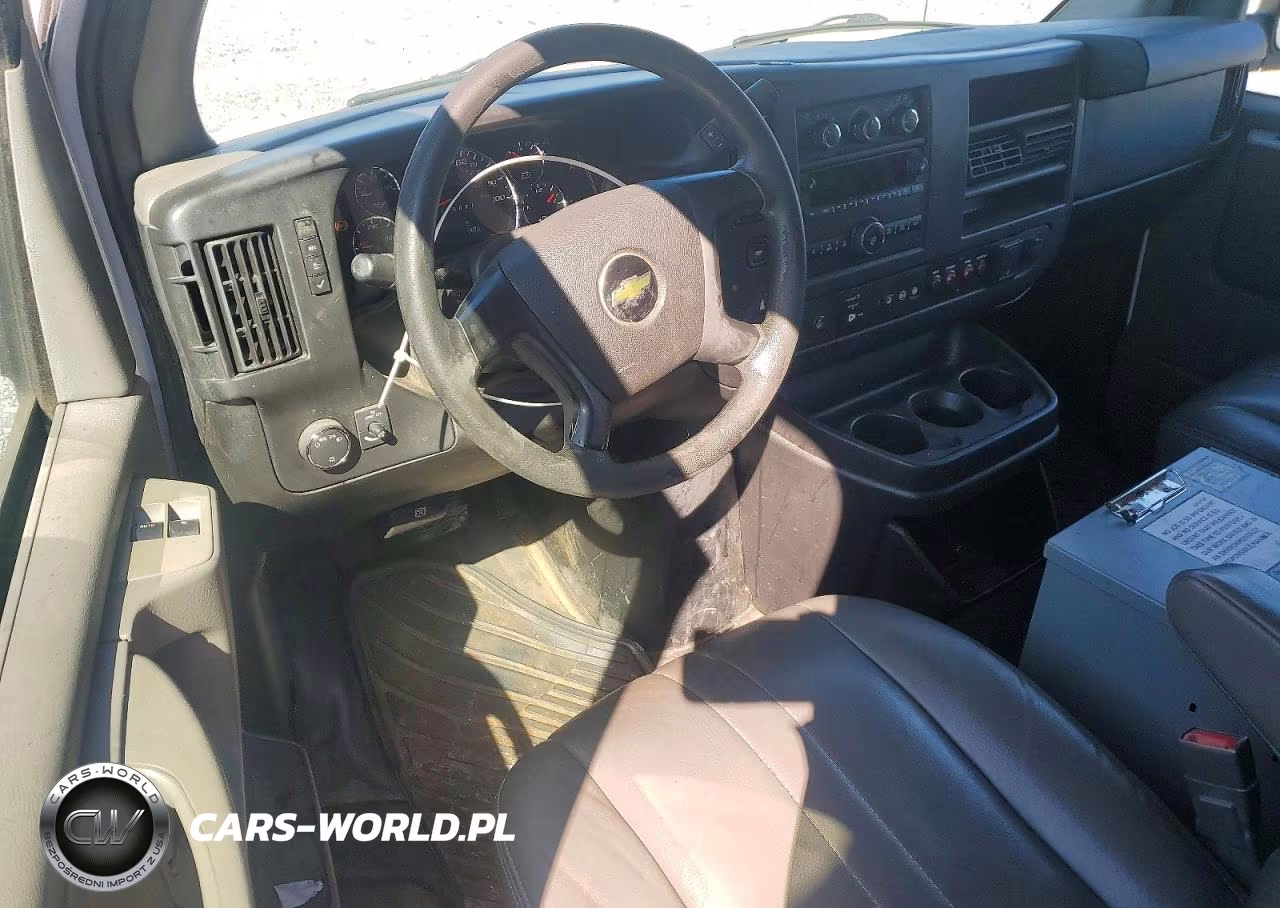 2015 Chevrolet Express 2500 Cargo Utility - Service Van VIN:1GCWGFCFXF1233525 - 8
