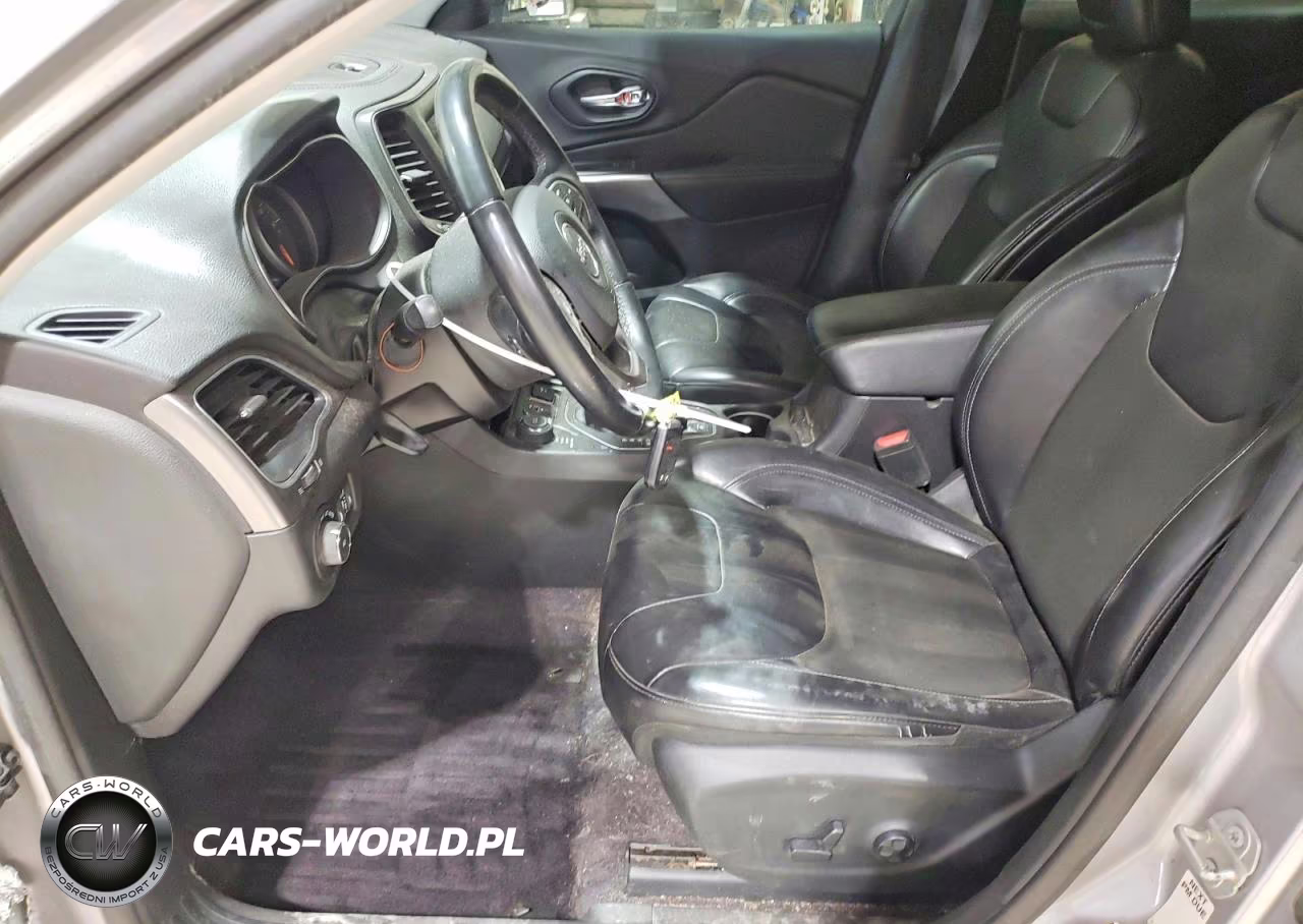 2019 Jeep Cherokee Latitude Plus VIN:1C4PJMLB2KD181470 - 7
