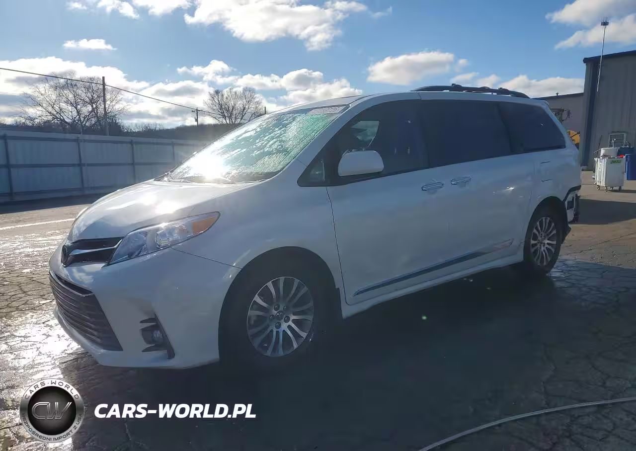 2018 Toyota Sienna Xle 8-Passenger