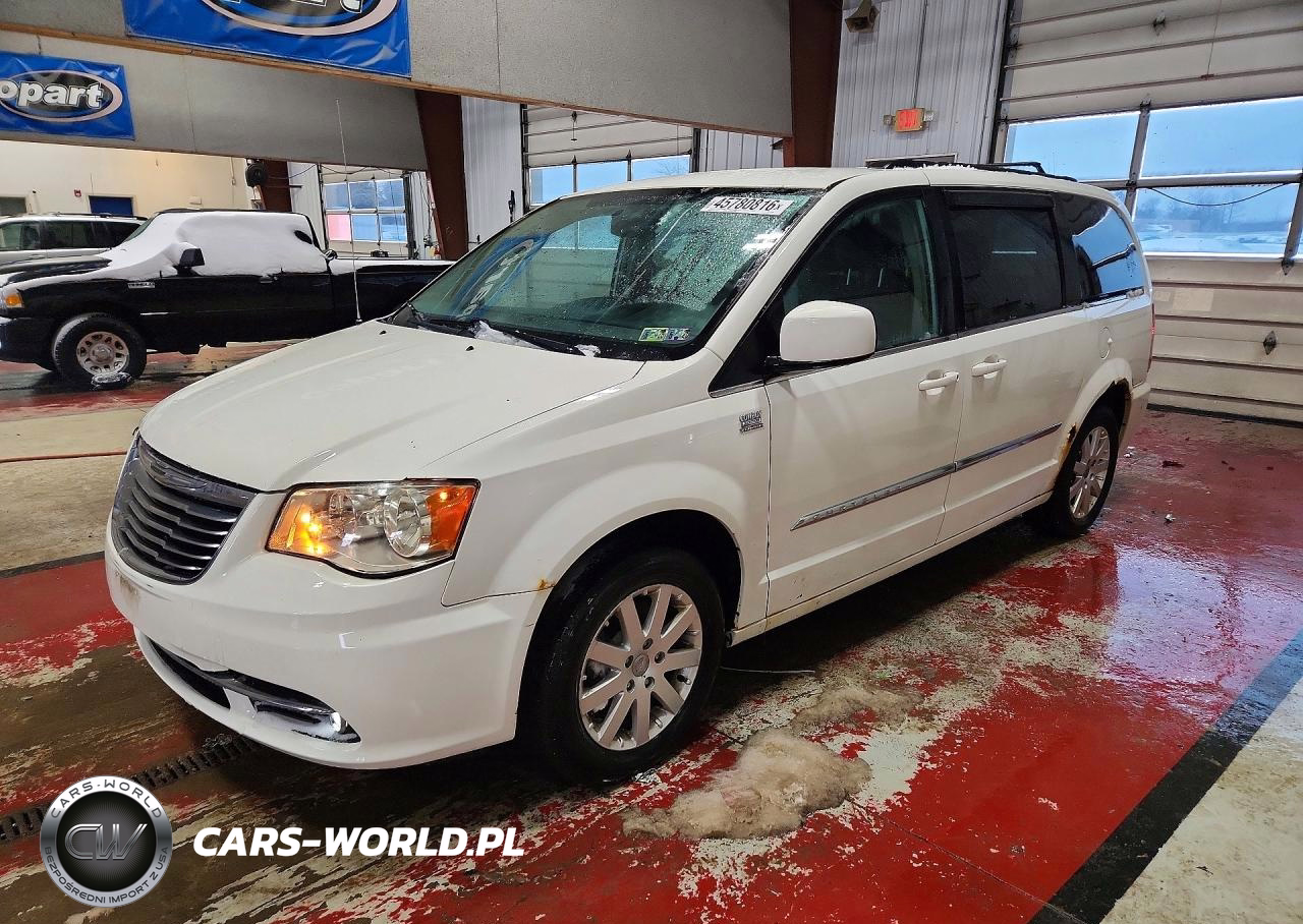 2013 Chrysler Town & Country Touring