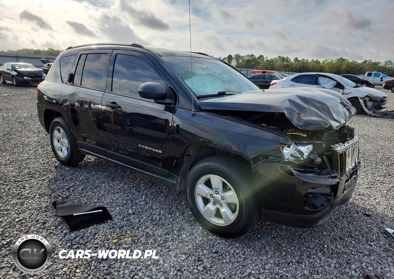 2014 Jeep Compass Sport VIN:1C4NJCBA0ED562958 - 4