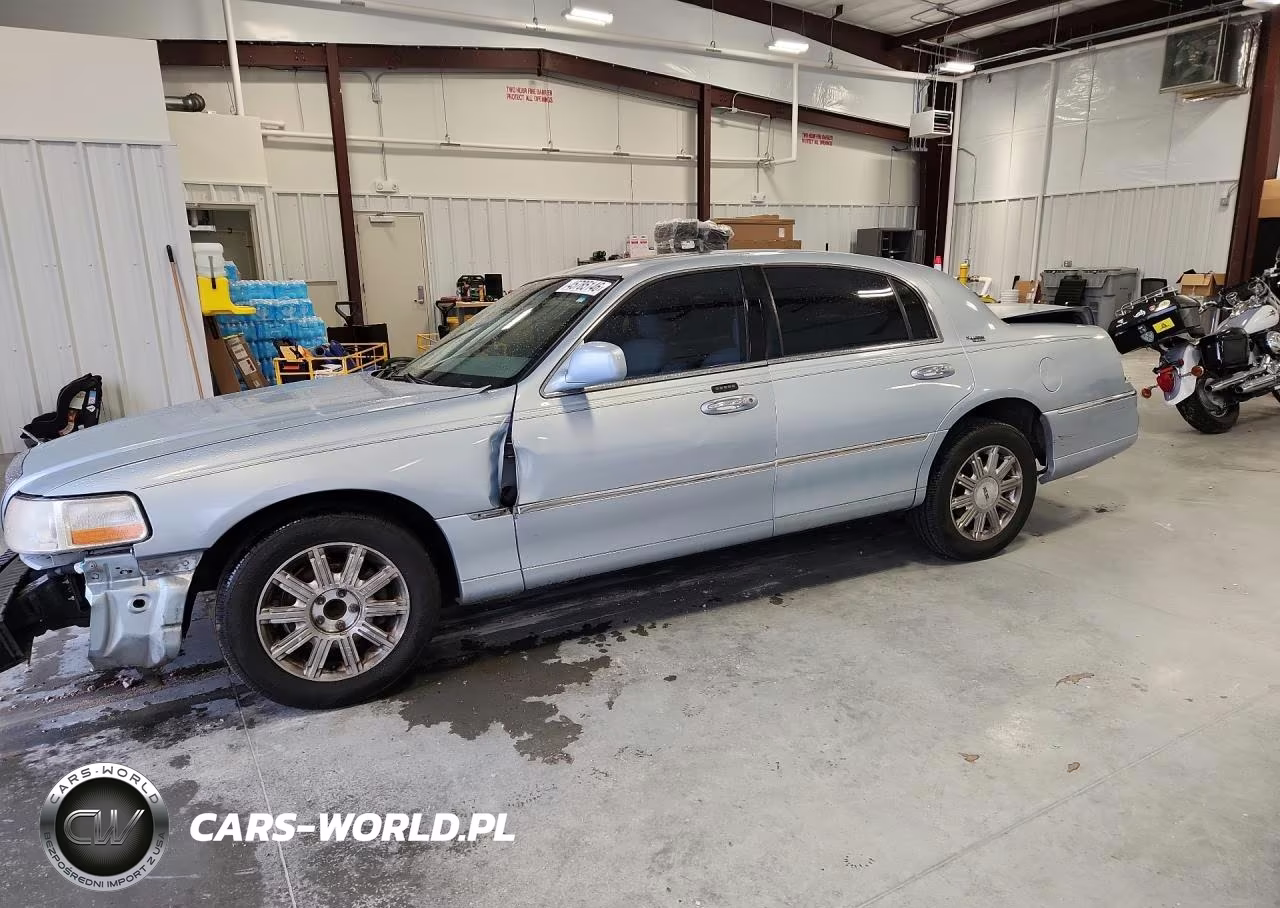2007 Lincoln Town Car Signature Limited