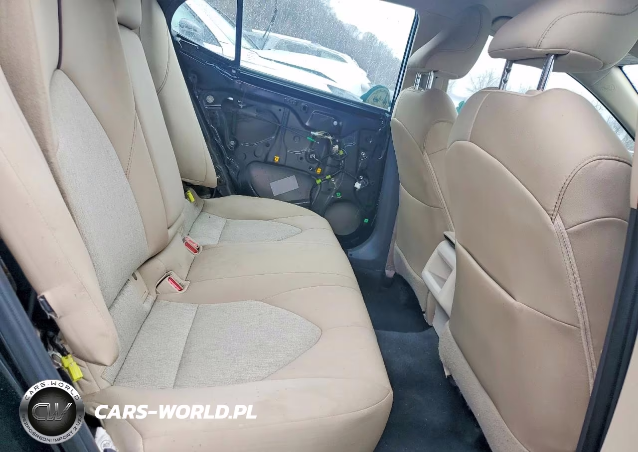 2019 Toyota Camry Le VIN:4T1B11HK7KU812212 - 10