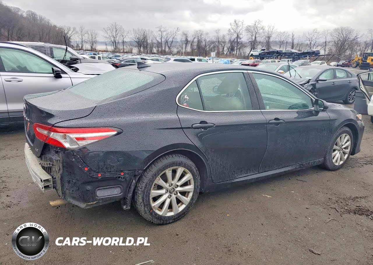 2019 Toyota Camry Le VIN:4T1B11HK7KU812212 - 3
