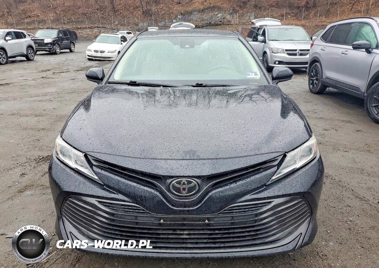 2019 Toyota Camry Le VIN:4T1B11HK7KU812212 - 5
