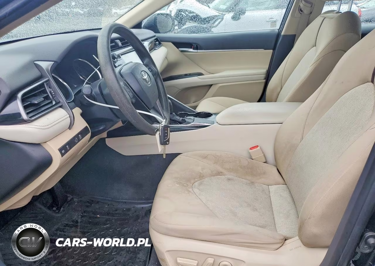 2019 Toyota Camry Le VIN:4T1B11HK7KU812212 - 7