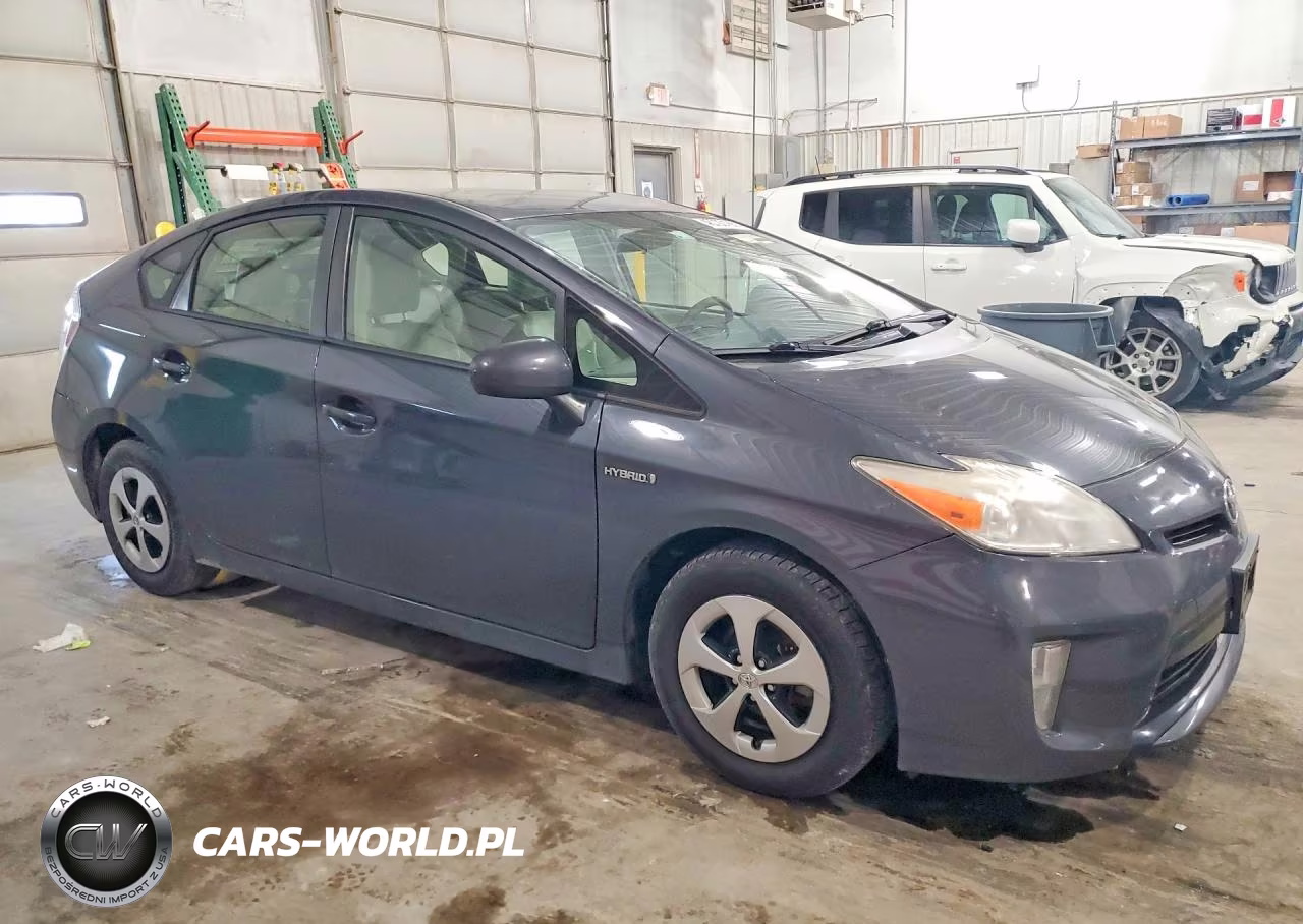 2013 Toyota Prius Two VIN:JTDKN3DU9D1636862 - 4