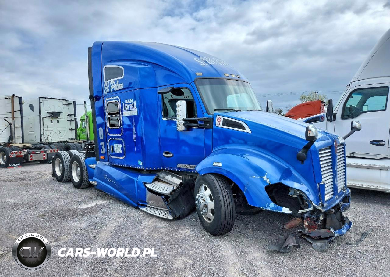 2015 Kenworth T680 Semi Truck
