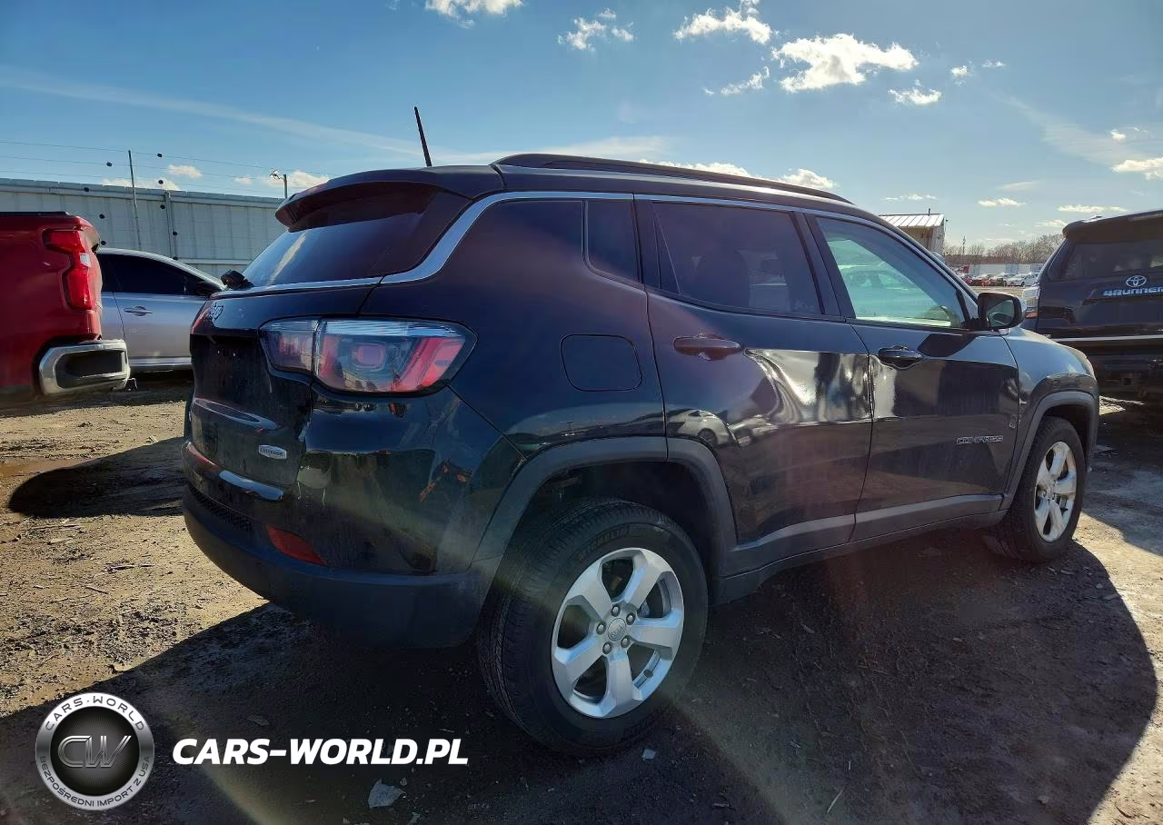 2018 Jeep Compass Latitude VIN:3C4NJDBB3JT270966 - 3