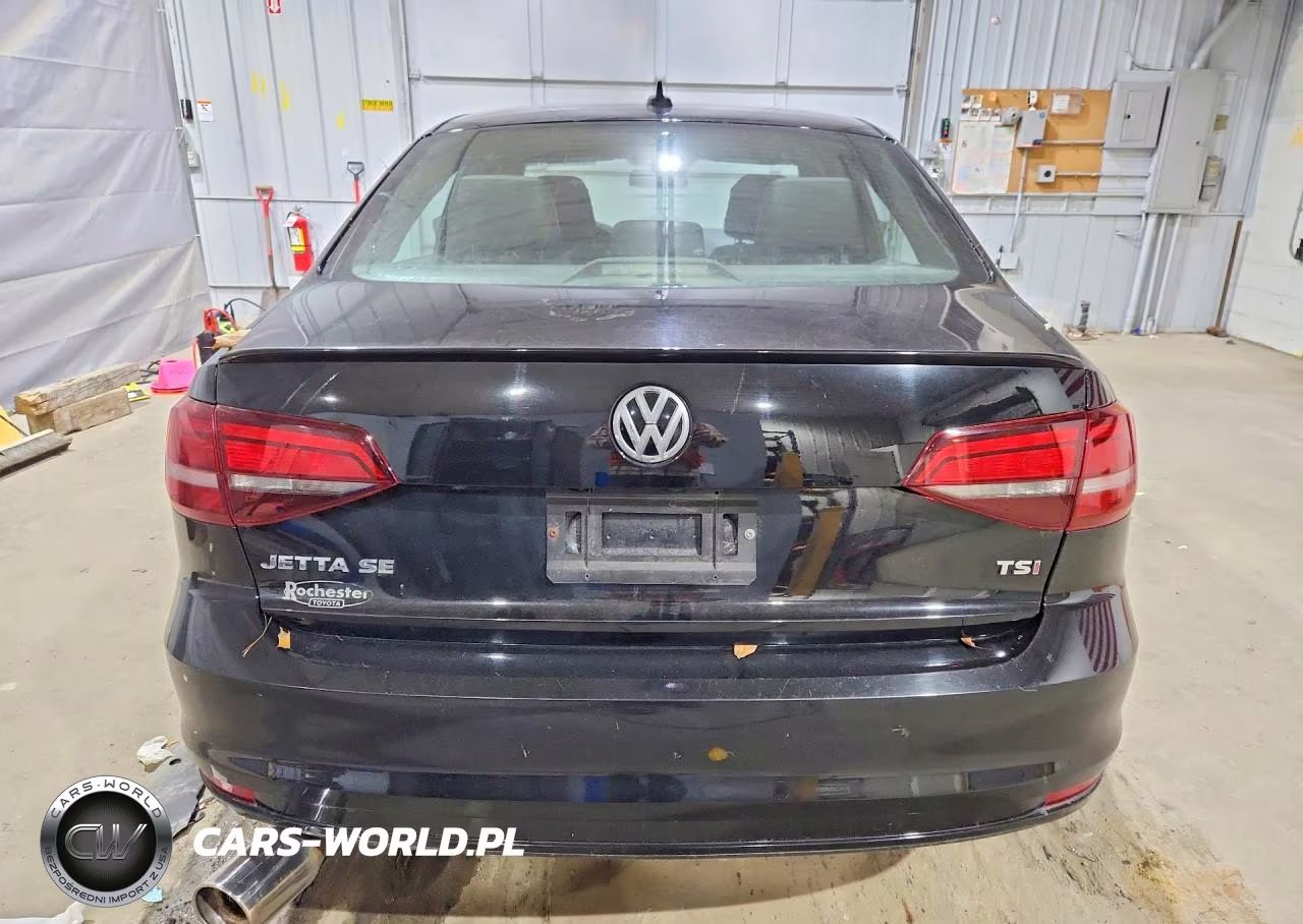 2018 Volkswagen Jetta Sport VIN:3VWD17AJ0JM240790 - 6