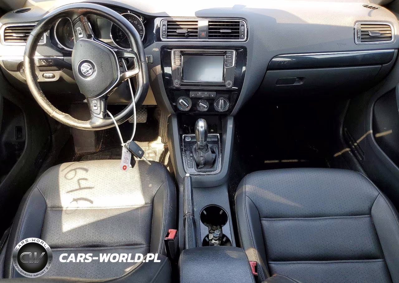 2018 Volkswagen Jetta Sport VIN:3VWD17AJ0JM240790 - 8