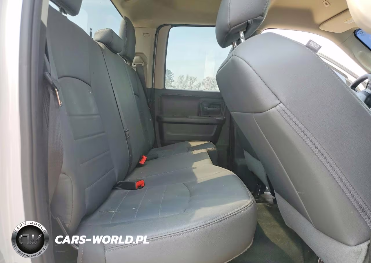 2019 Ram Trucks 1500 Classic Tradesman VIN:1C6RR7FG3KS544470 - 10
