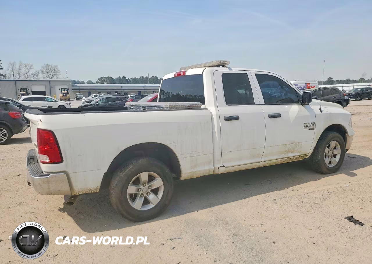 2019 Ram Trucks 1500 Classic Tradesman VIN:1C6RR7FG3KS544470 - 3