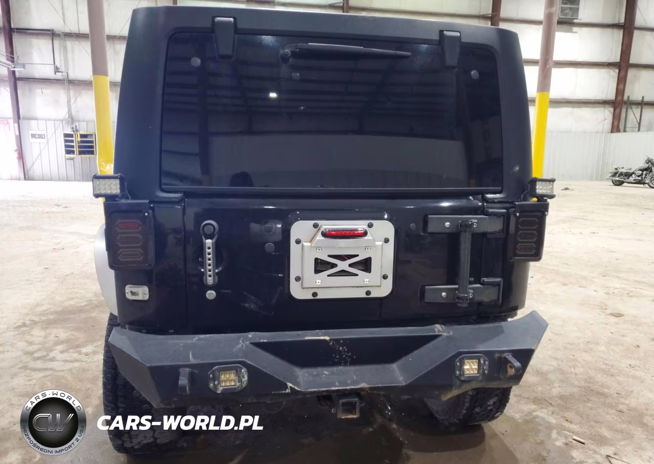 2017 Jeep Wrangler Unlimited Sport VIN:1C4BJWDGXHL579444 - 6