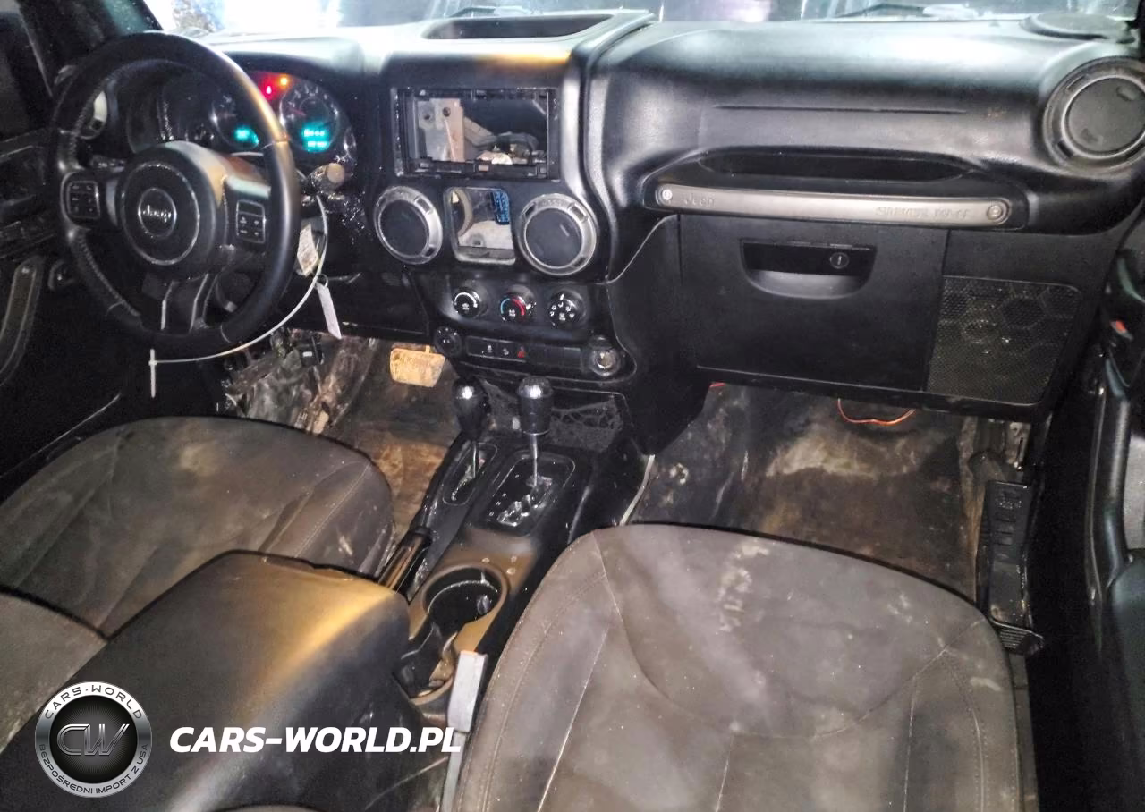 2017 Jeep Wrangler Unlimited Sport VIN:1C4BJWDGXHL579444 - 8