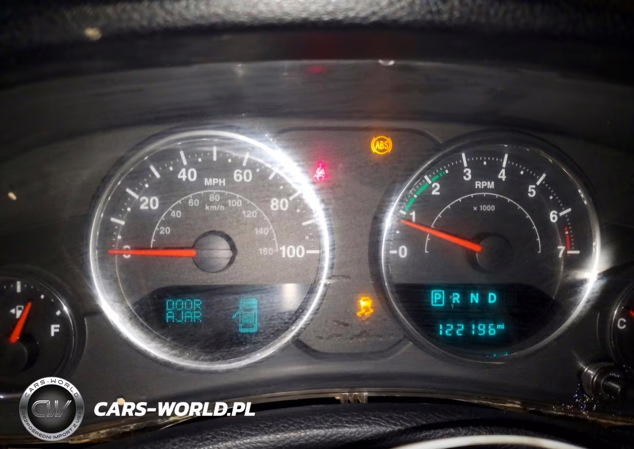 2017 Jeep Wrangler Unlimited Sport VIN:1C4BJWDGXHL579444 - 9