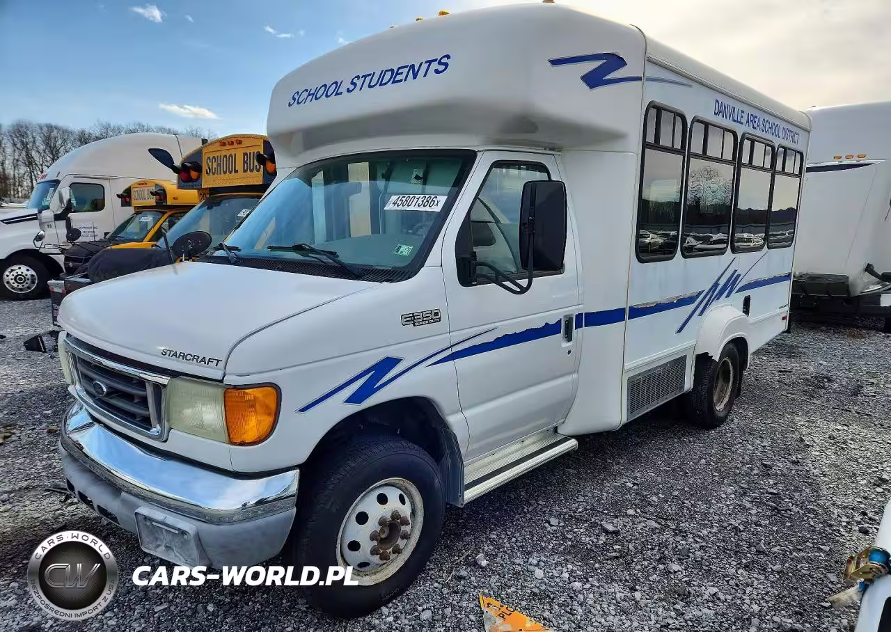 2004 Ford Econoline E350 Super Duty Cutaway Van