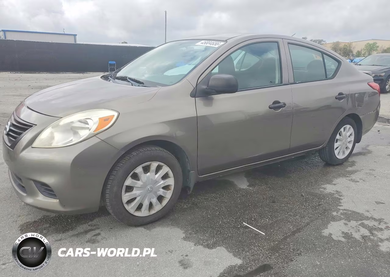 2014 Nissan Versa 1.6 S Plus
