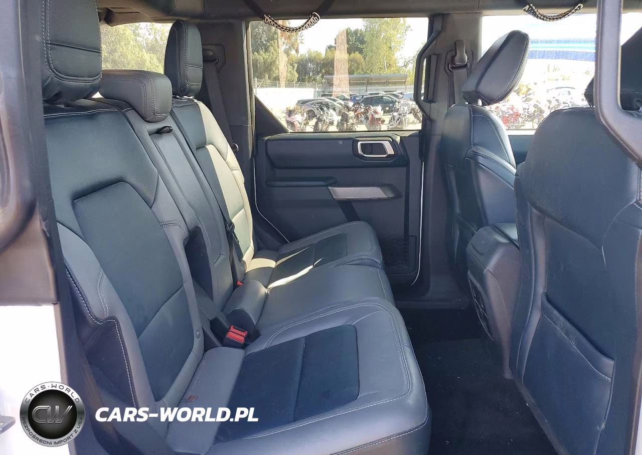 2023 Ford Bronco Base VIN:1FMEE5DP6PLB70315 - 11