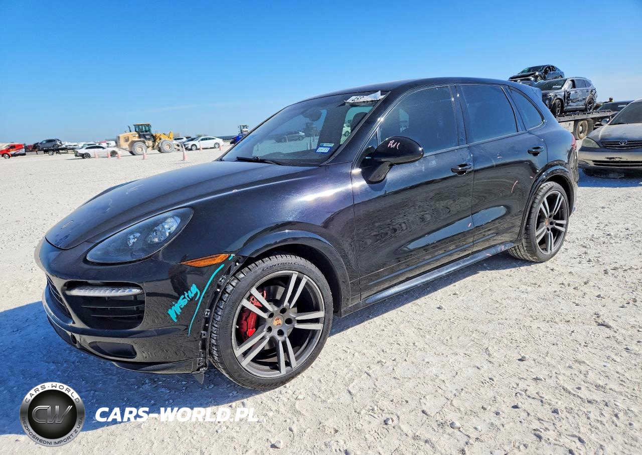 2013 Porsche Cayenne Gts