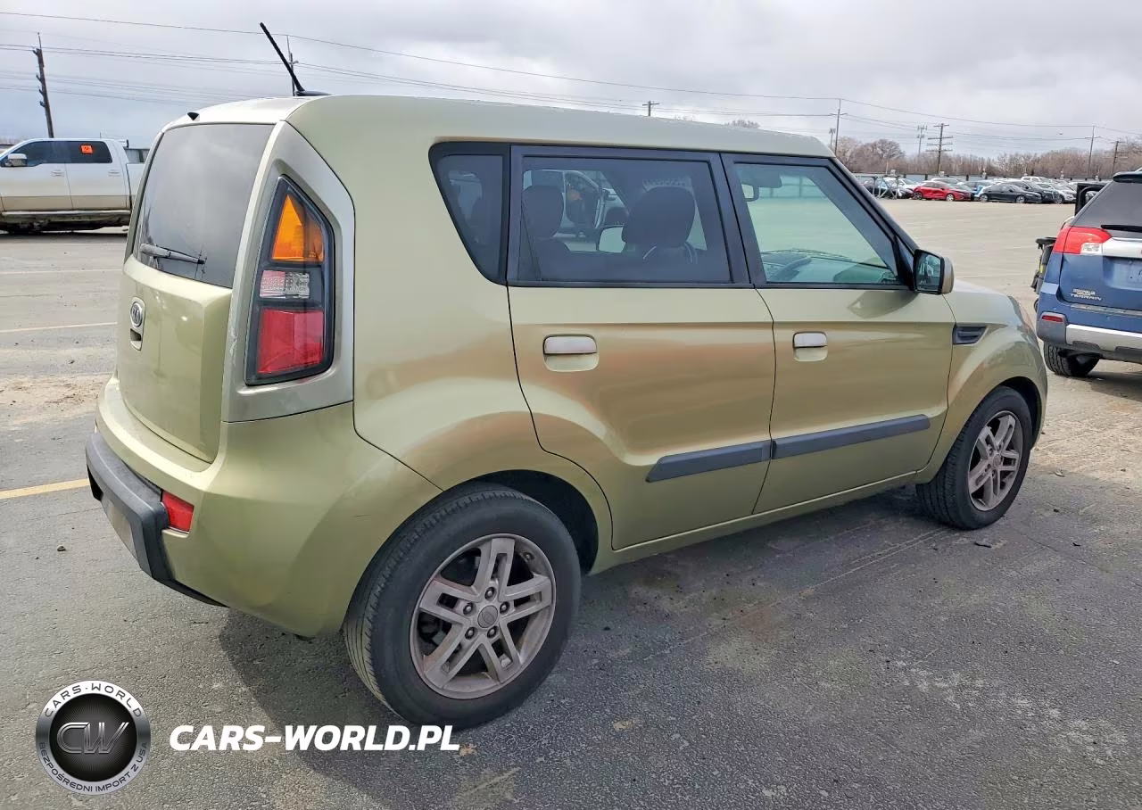 2010 Kia Soul + VIN:KNDJT2A21A7089657 - 3