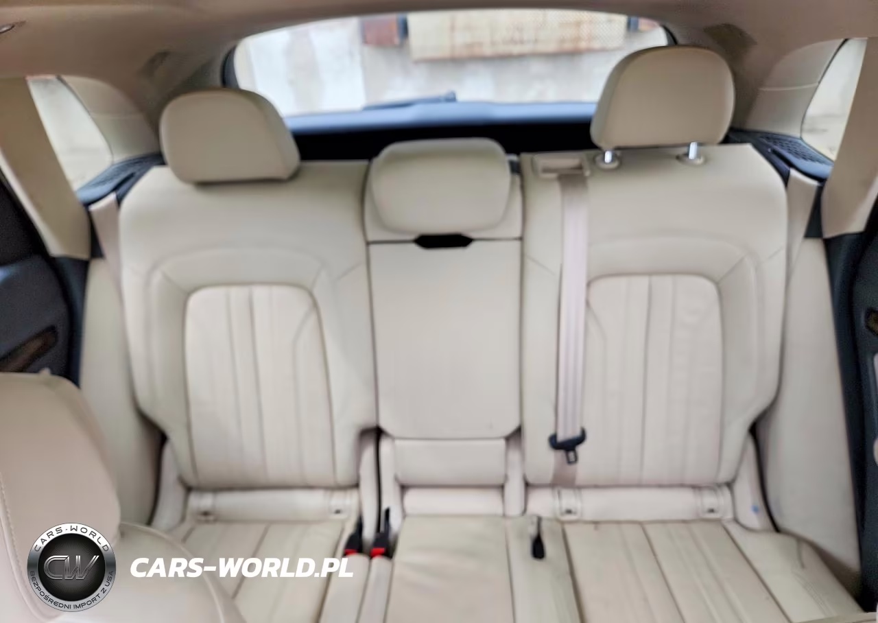 2018 Audi Q5 Premium Plus VIN:WA1BNAFY9J2002973 - 10