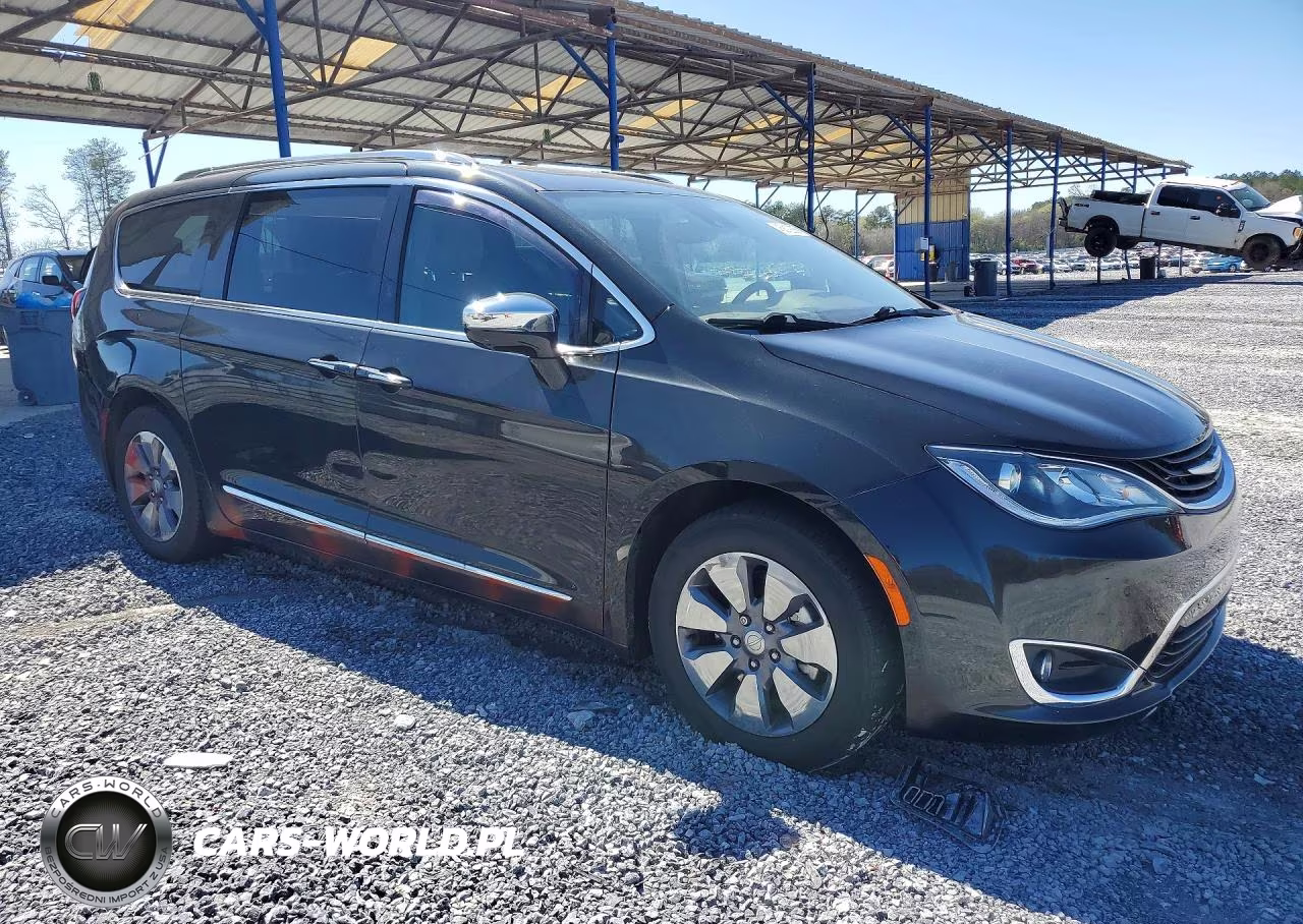 2019 Chrysler Pacifica Hybrid Limited VIN:2C4RC1N72KR645509 - 4