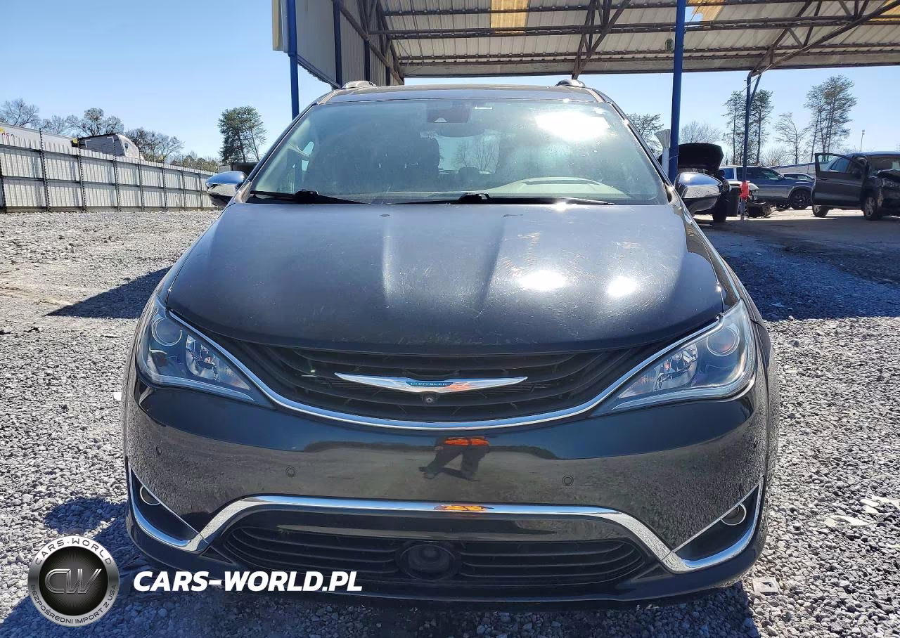 2019 Chrysler Pacifica Hybrid Limited VIN:2C4RC1N72KR645509 - 5