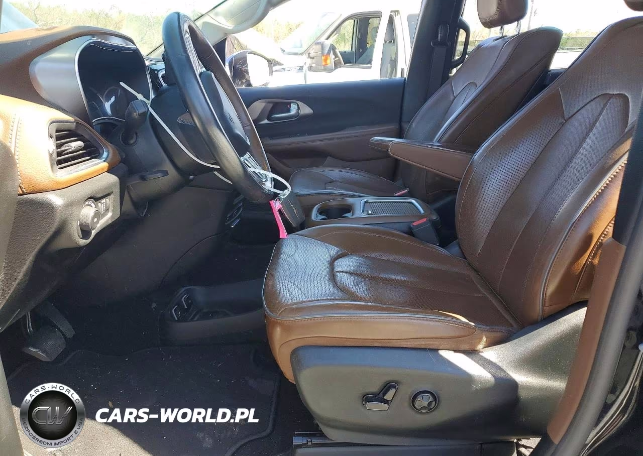 2019 Chrysler Pacifica Hybrid Limited VIN:2C4RC1N72KR645509 - 7