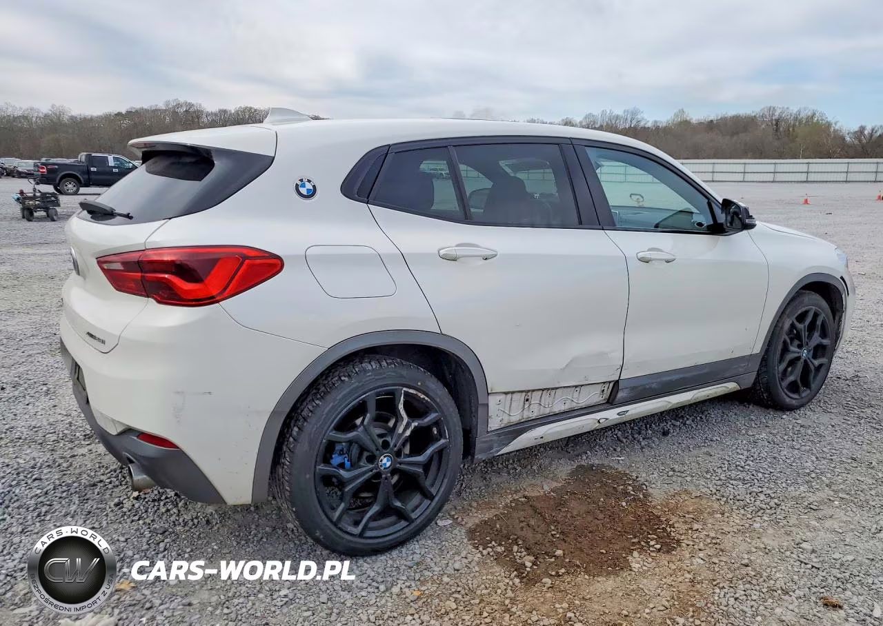 2018 BMW X2 xDrive28I VIN:WBXYJ5C33JEF78526 - 3